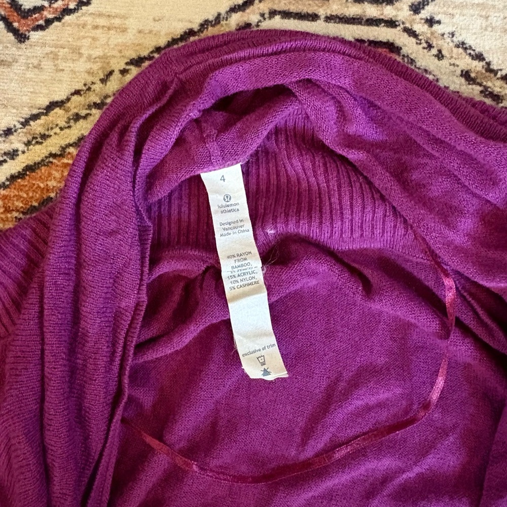 Lululemon Athletica wrap